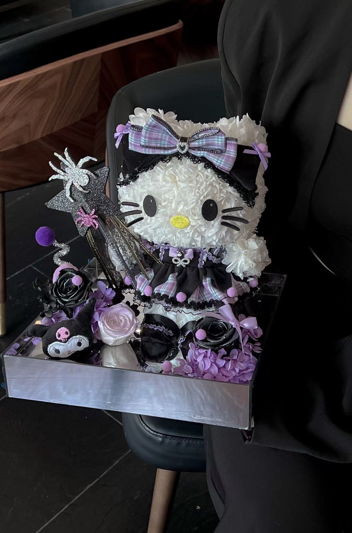 Exquisite Kitty: Preserved Flower Gift Box