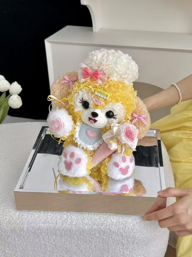 Butter Puppy: Preserved Flower Gift Box