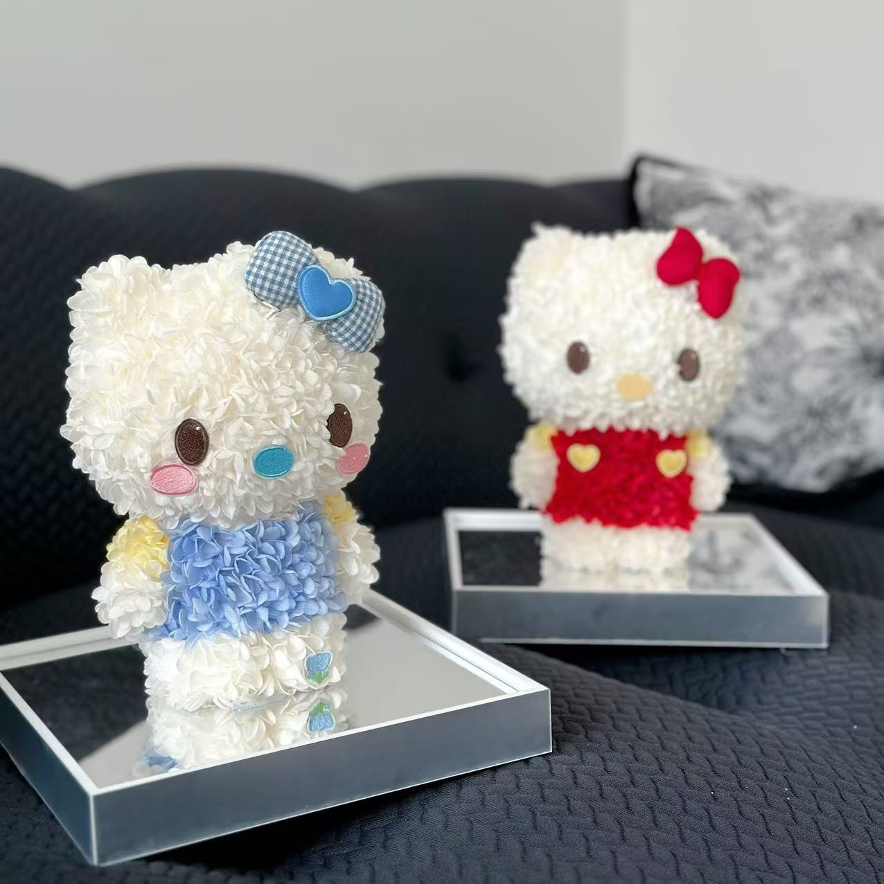 Kitty Cat Standing Cutely: Preserved Flower Gift Box